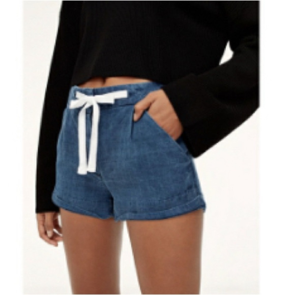 Aritzia Wilfred Blue Linen Shorts